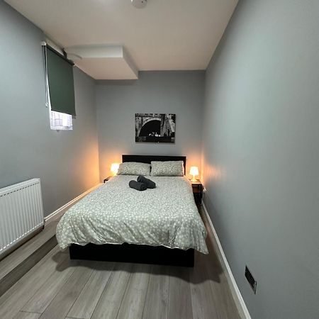 Central London - Ground Floor 2 Bedrooms Apartment エクステリア 写真