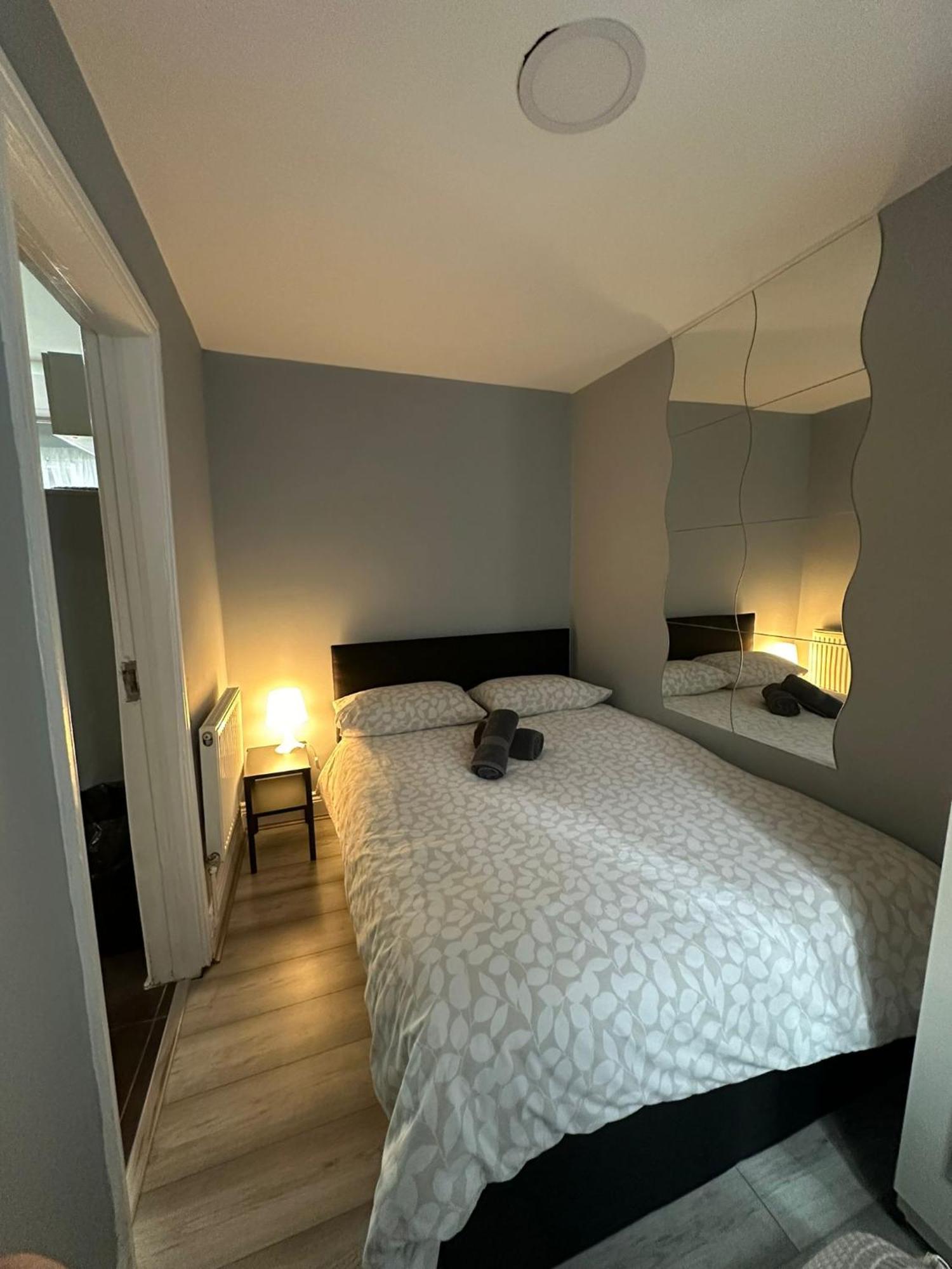 Central London - Ground Floor 2 Bedrooms Apartment エクステリア 写真