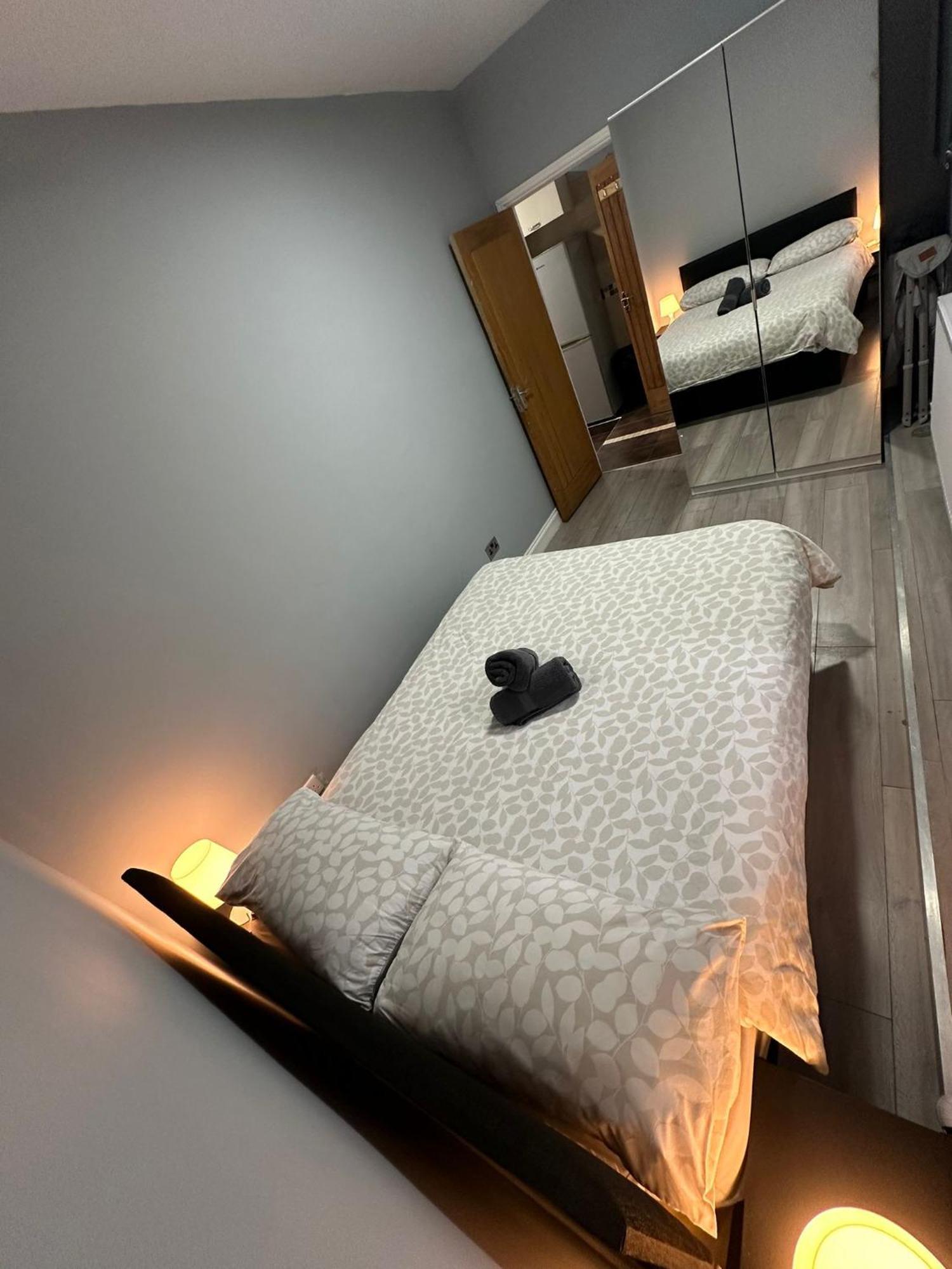 Central London - Ground Floor 2 Bedrooms Apartment エクステリア 写真