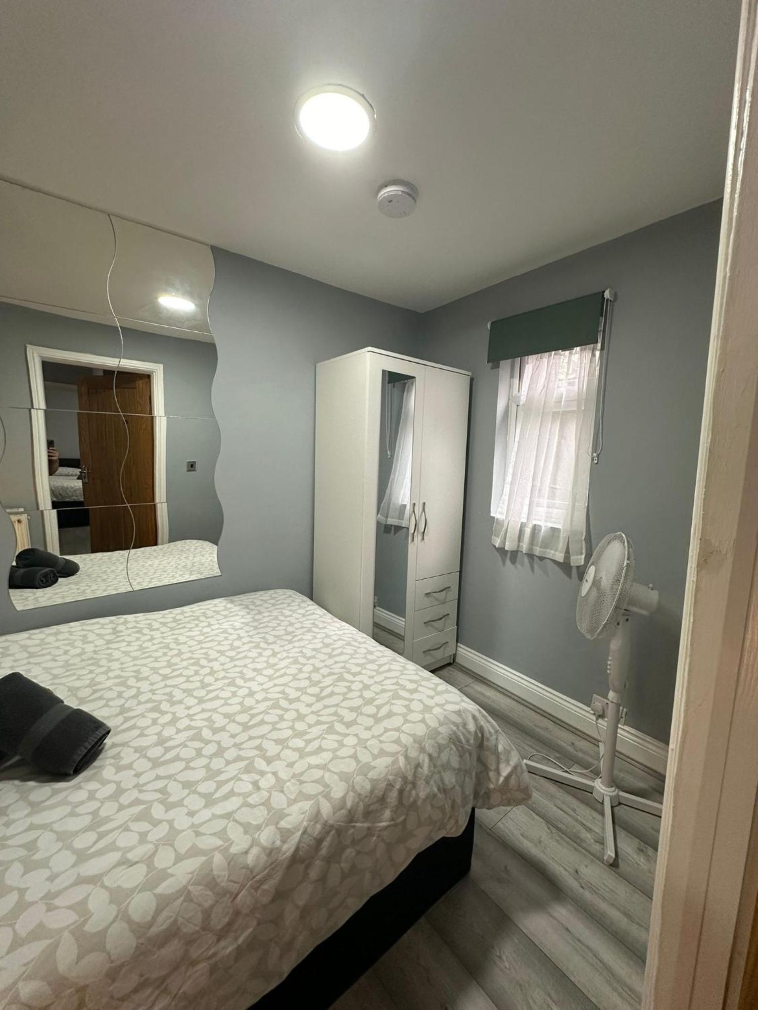 Central London - Ground Floor 2 Bedrooms Apartment エクステリア 写真